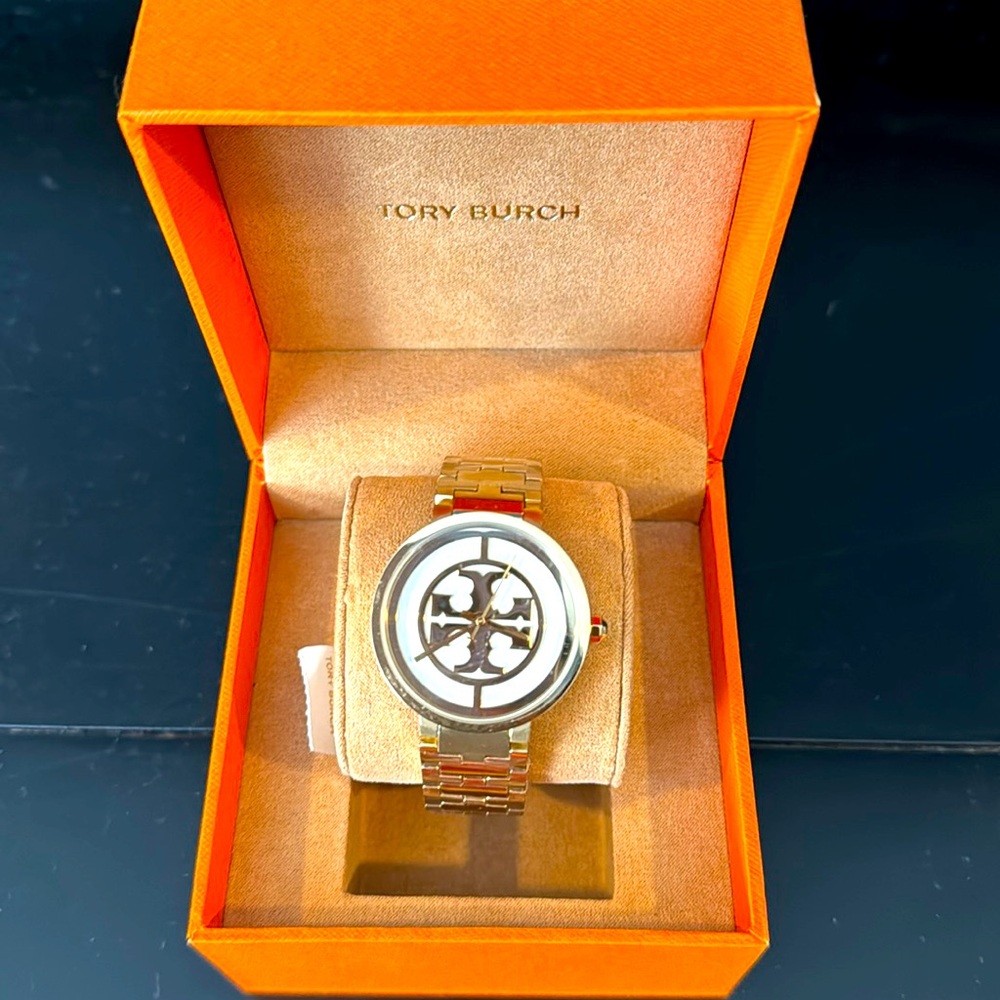 BRAND NEW! NEVER WORN! TAGS ON! PLASTIC PROTECTIVE WRAPPING STILL ON!